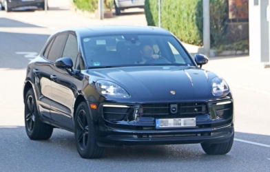 Lộ diện Porsche Macan nâng cấp, bán cùng bản chạy điện sắp ra mắt