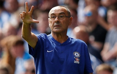 Chưa bị Chelsea sa thải, HLV Sarri đã 'đắt hàng'