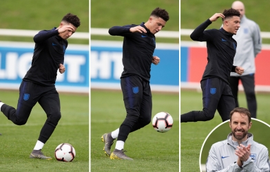 Sancho lập siêu phẩm panenka trong buổi tập của tuyển Anh