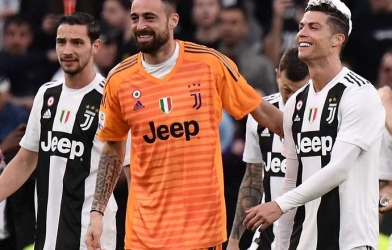Vô địch Serie A, Juventus và Ronaldo lập kỷ lục kinh điển 