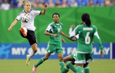 Thị uy sức mạnh, Đức nhẹ nhàng tiến vào tứ kết World Cup