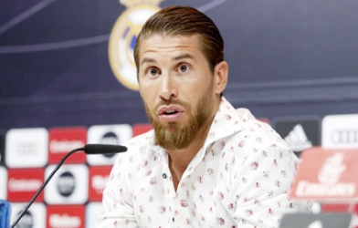 Quen thói 'tiều phu đốn củi', Ramos dính án phạt nặng