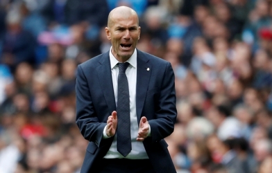 Tiết lộ sốc! Zidane không nhìn mặt cầu thủ sau thảm bại 3-7