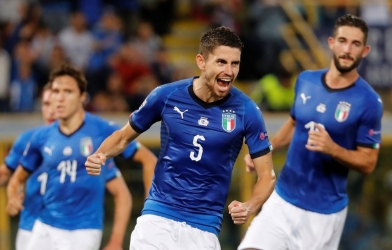 Nhọc nhằn hạ Phần Lan, Italia xây chắc ngôi đầu bảng J 