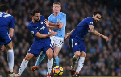 Nhà cựu vô địch Premier League trả giá cực đắt vì thói mê gái 