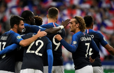Griezmann đá hỏng pen, Pháp vẫn xây chắc ngôi đầu 