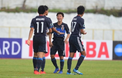 Nhật Bản chiếm trọn ngôi đầu sau màn hủy diệt Lào