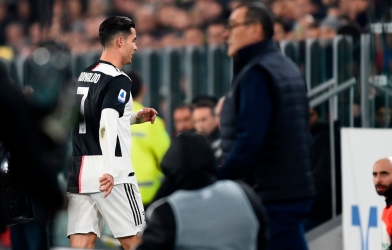 Ronaldo bỏ về trước khi trận đấu kết thúc, Sarri vẫn nói lời... cảm ơn 