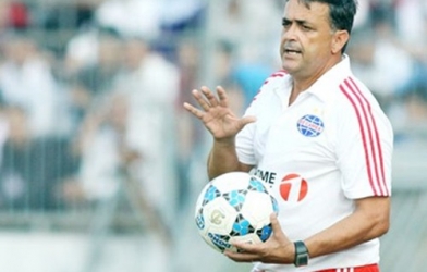 Cựu HLV V-League trở thành 'cánh tay phải' của Mourinho