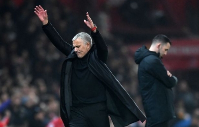 West Ham vs Tottenham: Chờ 'đũa phép' của Mourinho 