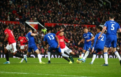 'Gà son' giải cứu, MU nhọc nhằn giữ 1 điểm ở lại Old Trafford