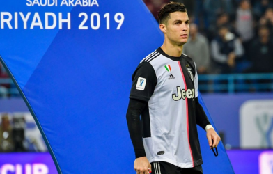 Ronaldo hành động xấu xí trong ngày Juventus mất chức vô địch