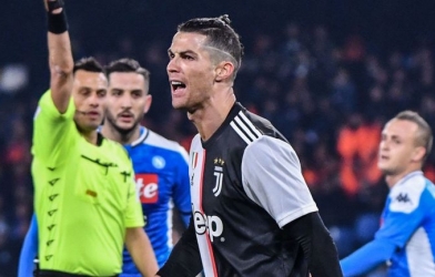 Ronaldo nổ súng, Juventus vẫn gục ngã trước Napoli