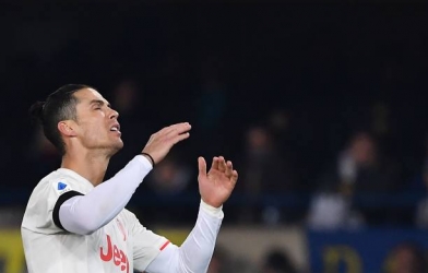 Juventus nhận trái đắng trong ngày Ronaldo làm, hàng thủ phá