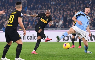 Ashley Young lập kỉ lục trong ngày buồn của Inter Milan