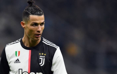 Trở lại từ năm 2019, sao Arsenal tái hiện hình ảnh Ronaldo