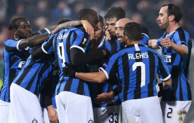 Lukaku tỏa sáng muộn màng, Inter đặt 1 chân vào vòng 1/8