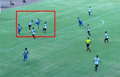 VIDEO: Cầu thủ Indonesia gây phẫn nộ khi đạp vỡ đầu đối thủ