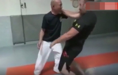 Võ sư U80 khiến đối thủ to gấp đôi ngã như điện giật