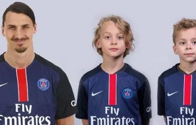 VIDEO: Con trai Ibrahimovic 'copy-paste' hoàn hảo siêu phẩm của cha mình