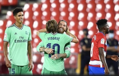 Real Madrid lập kỉ lục thế kỉ trong ngày chạm 1 tay vào ngôi vương