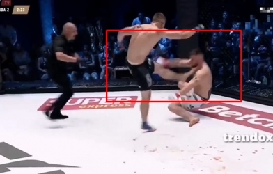 VIDEO: Võ sĩ bị xử thua vì sút vào mặt đối thủ như sút bóng