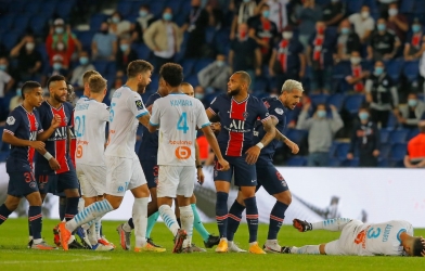 Neymar nhận án phạt ngỡ ngàng sau màn 'hỗn chiến'