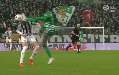 VIDEO: Rùng mình với pha đạp thẳng giày đinh vào đầu đối thủ