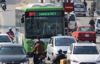 Hà Nội miễn phí buýt nhanh đến sau Tết, sau đó sẽ xử phạt 'nghiêm' xe lấn làn