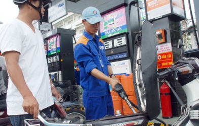 'Bất ngờ' giá xăng dầu sau Tết: Dầu giảm, xăng giữ giá