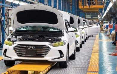 Ô tô nhập hết thời giảm giá, xe nội địa giá rẻ tha hồ mua