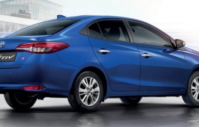 Sedan giá rẻ Toyota Yaris Ativ 320 triệu đồng lộ diện