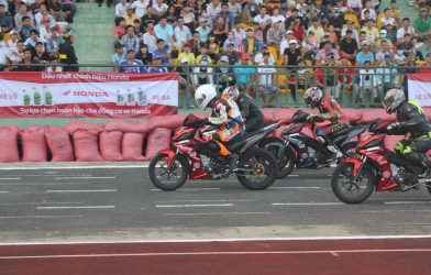Tết Độc Lập cùng 'khói xăng' nơi miền “Gạo trắng nước trong'