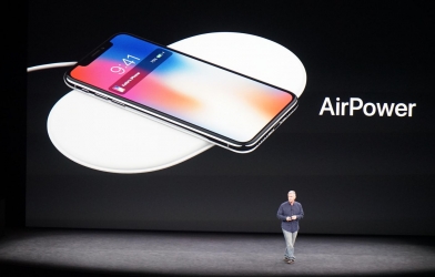 iPhone 8 và iPhone X có thể sạc không dây trên ô tô nào ?