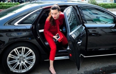 Hồ Ngọc Hà 'chơi' siêu xe không thua kém Cường Đô-la