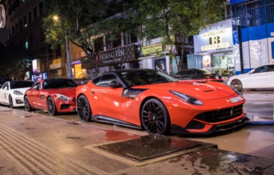 Dàn siêu xe tụ tập đi sinh nhật của một đại gia Sài Gòn