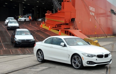 Lô xe BMW từng bị ngừng thông quan bỗng được rao bán siêu rẻ