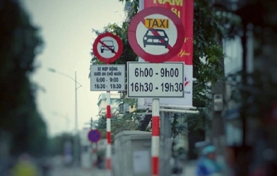 Hà Nội: Cấm Uber, Grab theo giờ ở 13 tuyến phố