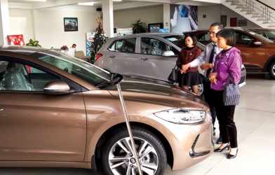 Ô tô 1 tỷ sẽ giảm giá hơn 200 triệu: Đừng vội mua xe Tết này