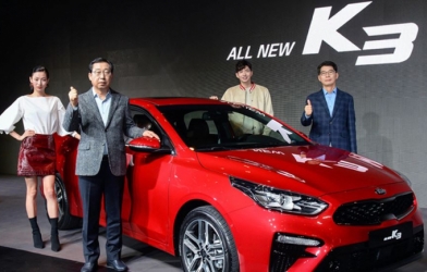 KIA K3 2018 vừa được ra mắt, giá chỉ từ 318 triệu đồng
