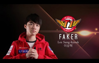 LMHT: Faker chính thức cam kết tương lai trong màu áo SKT T1