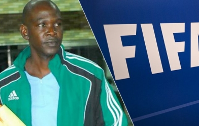 FIFA ra lệnh 'treo còi' vĩnh viễn với một trọng tài