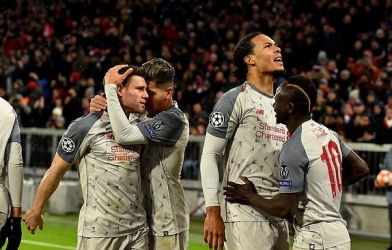 Liverpool nhấn chìm Bayern để vào tứ kết Champions League