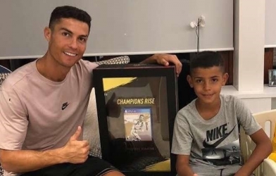 Con trai Ronaldo ghi 7 bàn trong nửa hiệp cho U9 Juventus