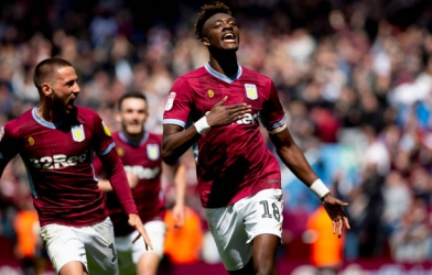 Ngược dòng kịch tính, Aston Villa tiến gần vé thăng hạng
