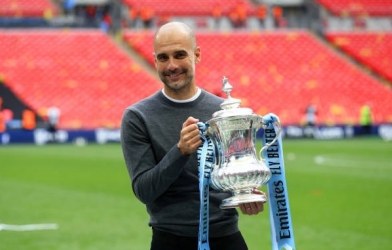 Pep Guardiola: 'Giành cú ăn ba quốc nội còn khó hơn vô địch C1'