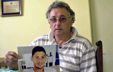 Cha của Sala: 'Họ đã bỏ rơi con trai tôi như một con chó'