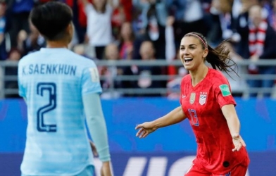 'Hạ sát' Thái Lan, nữ tuyển thủ Mỹ lập kỷ lục tại World Cup