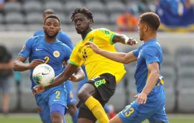 Ghi bàn phút cuối, nhà vô địch King's Cup tiến vào tứ kết Gold Cup