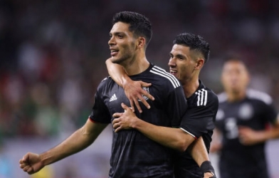 Mexico tiến vào bán kết Gold Cup sau loạt đá luân lưu cân não